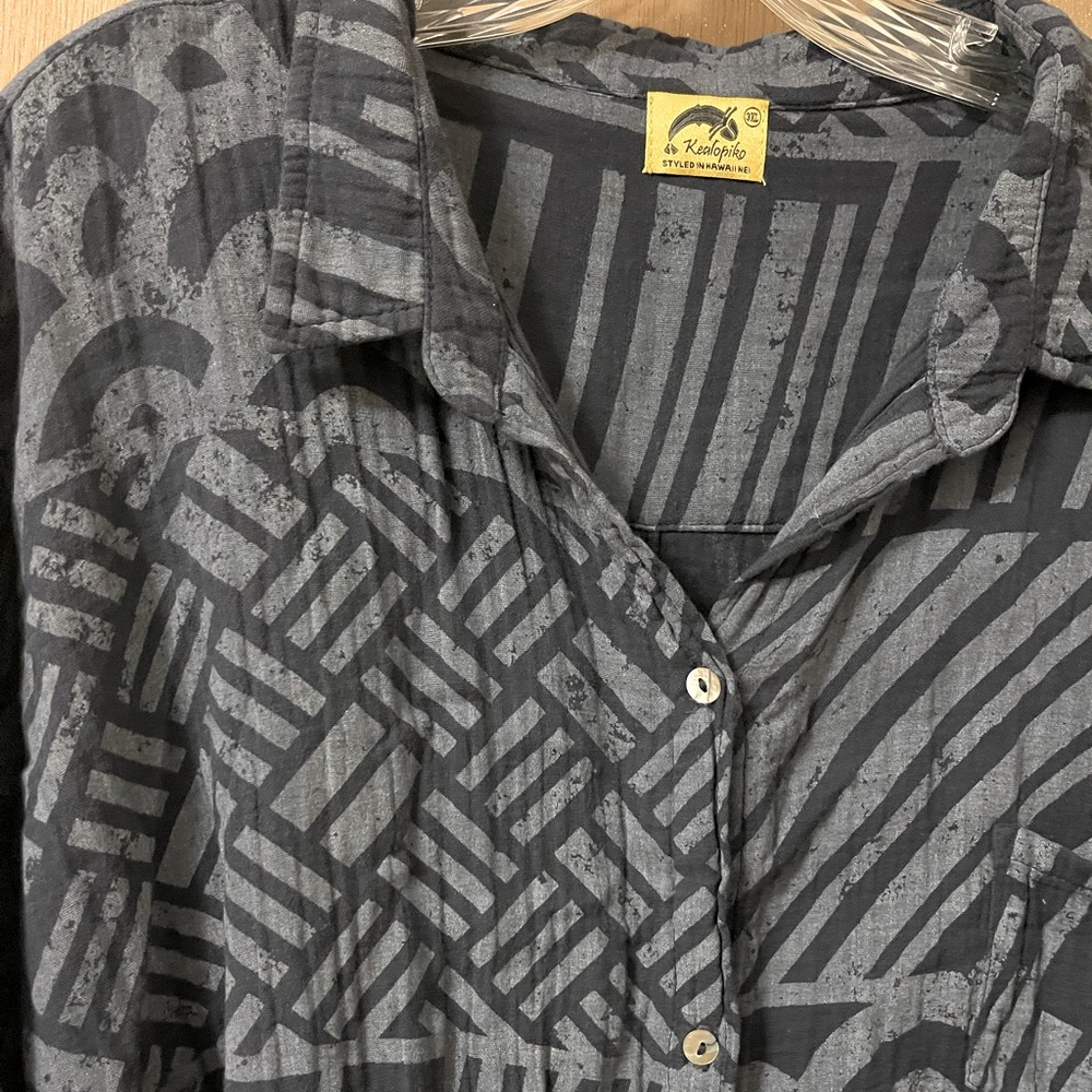 Kealopiko Long Sleeve Button Up